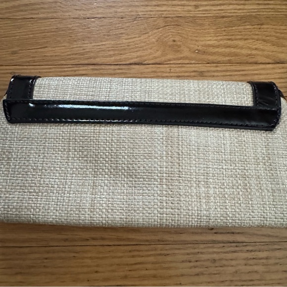 Ann Taylor Black and Tan Wristlet Clutch - Picture 5 of 16